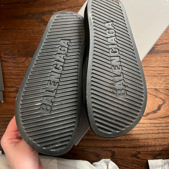 Balenciaga pool slides size 38 - Picture 3 of 3
